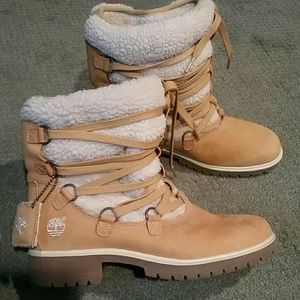 Women's Timberland Size 10. Fur boots.