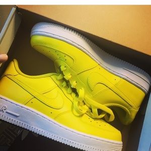 Meet your Posher, Ebony