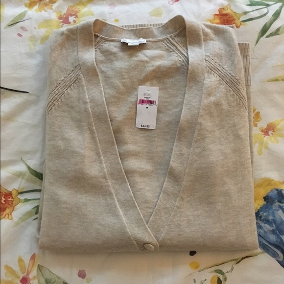 GAP Cardigan - Picture 2 of 4