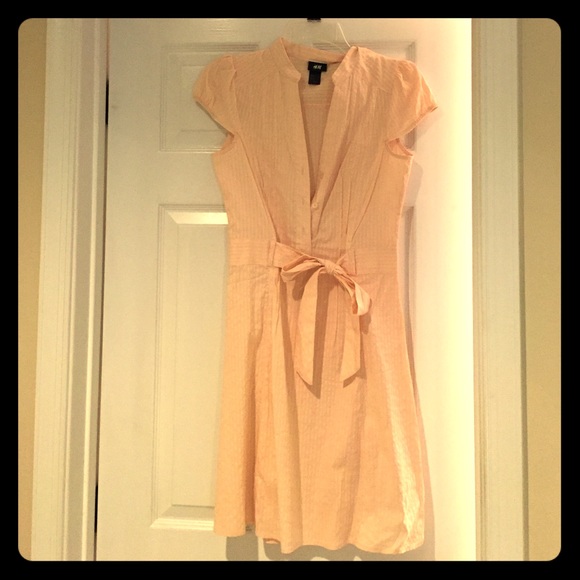 Peach/cream colored H&M dress