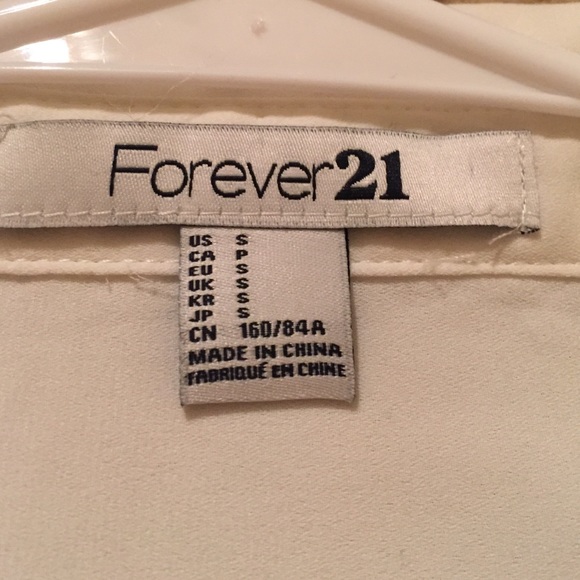 White blouse with studs - Picture 3 of 3