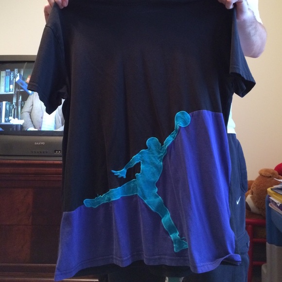 Black Jordan tee shirt