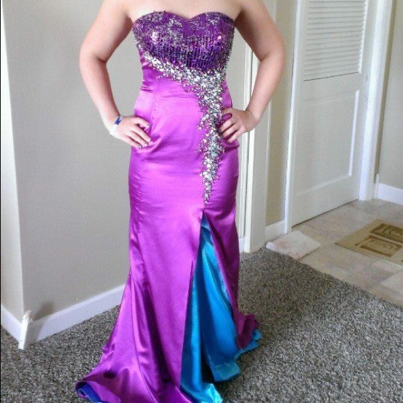 Prom dress - Picture 1 of 1