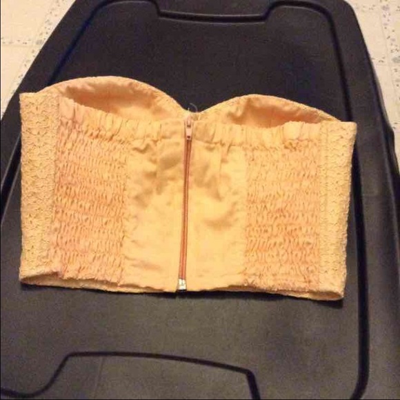 Crop top - Picture 2 of 2