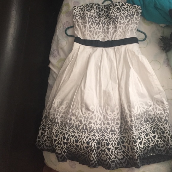 White|Black dress