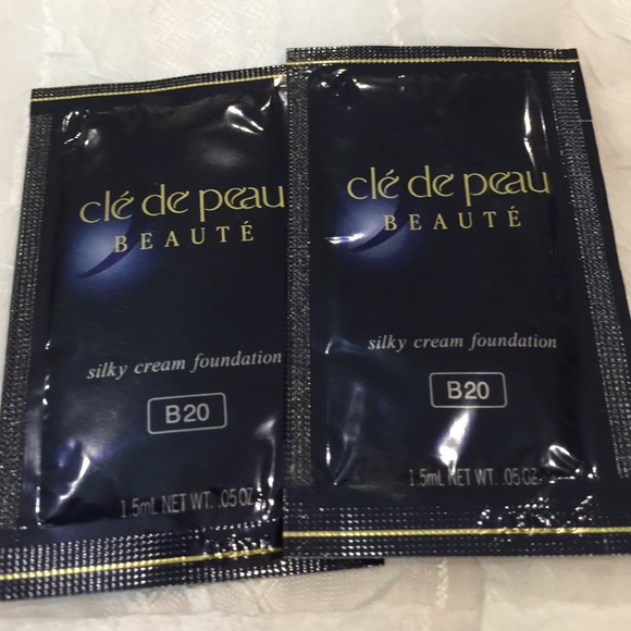 New cle de peau BEAUTY silky cream foundation#B20