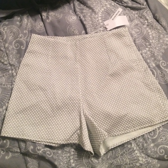 White high waisted quilted shorts