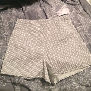 White high waisted quilted shorts