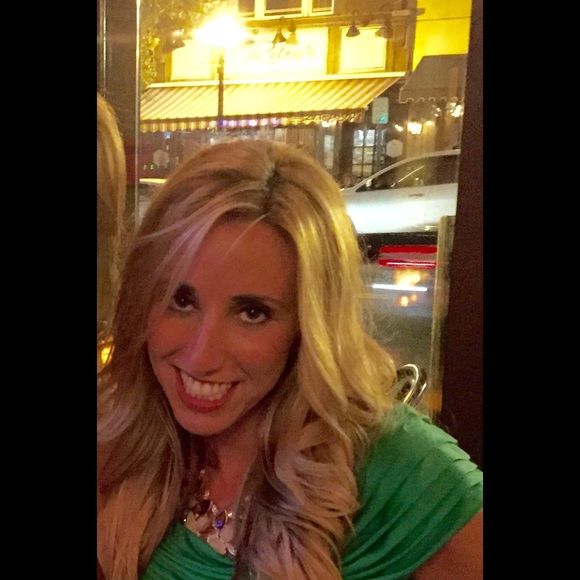 Meet your Posher, Debbie - Picture 1 of 1