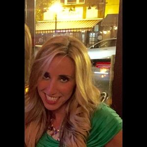 Meet your Posher, Debbie