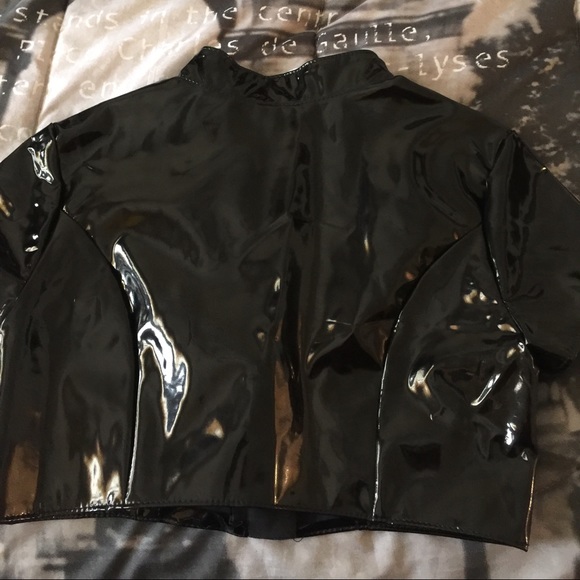 Patent leather crop jacket - Picture 3 of 3