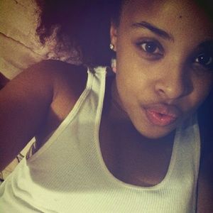 Meet your Posher, Leah