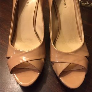 🔺ON HOLD for @kthomas5032🔺Nude heels