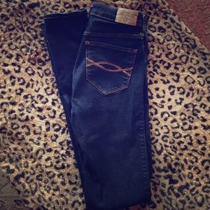 NWOT ABERCROMBIE DARK BLUE JEANS!
