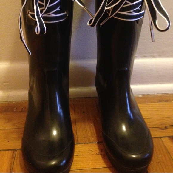 Navy blue rain boots (slip-on)