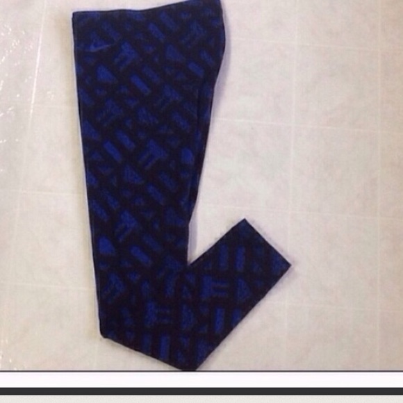 🎉REDUCED 🎉Nike Club Printed Leggings - Women's - Picture 3 of 4