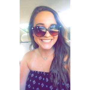 Meet your Posher, Ellie