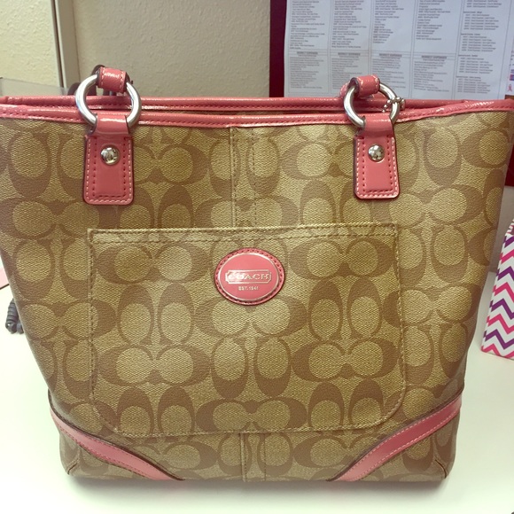 Brown leather Coach purse!