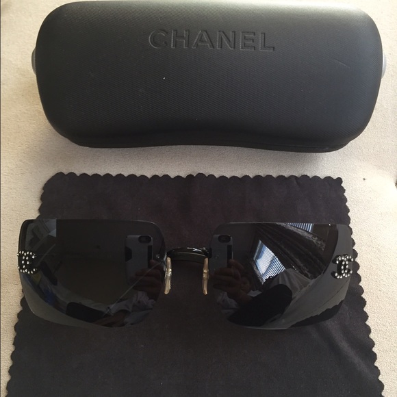 CHANEL Authentic 4092-B Sunglasses