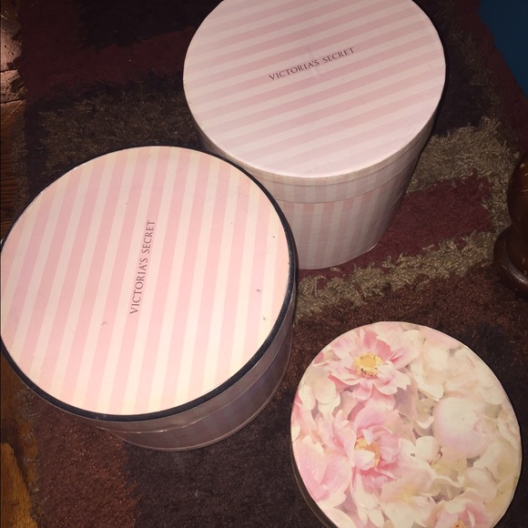🎄🎄Victoria Secrete storage boxes