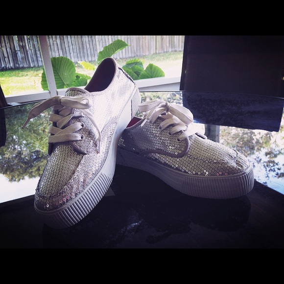 Silver sequined sneakers 💎 size 9