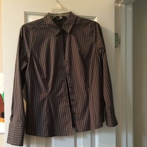 Eddie Bauer stretch wrinkle resistant top