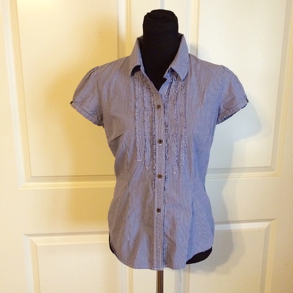 Short sleeve, striped American Eagle button down
