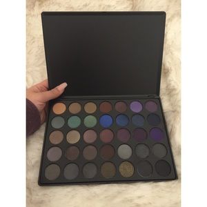 35D morphe eye shadow palette