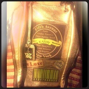 Kathy Van Zeeland purse. THIS ITEM HAS BEEN SOLD!