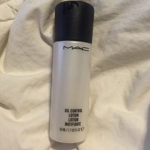MAC Oil Control lotion