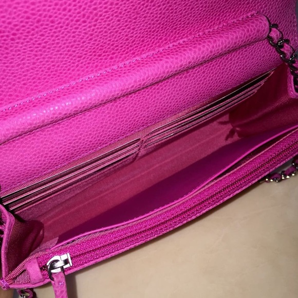 Chanel Caviar WOC - Picture 3 of 4