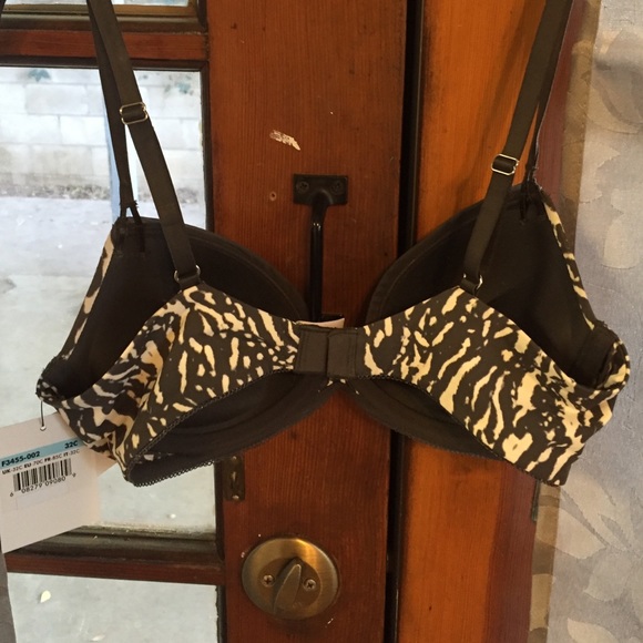 Calvin Klein Customized Fit Signature Bra 💞💋 - Picture 3 of 4