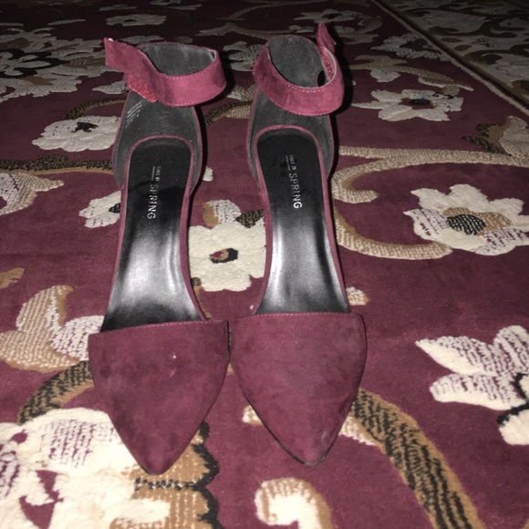 Maroon/burgundy suede heels