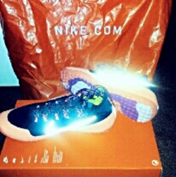 Nike Hyperfeel Running Shoes - Picture 2 of 4