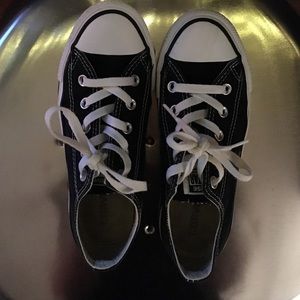 BRAND NEW BLACK CONVERSE