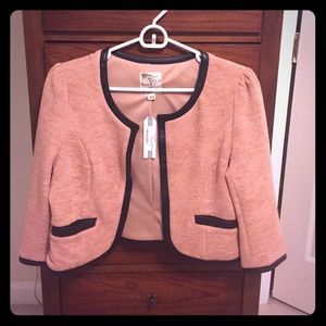 Vintage-styled light weight blazer!