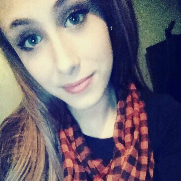 Meet your Posher, Hannah