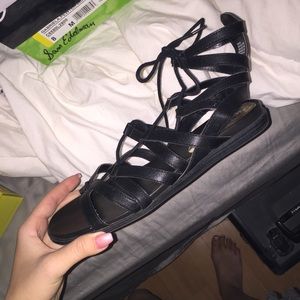 Kenneth Cole reaction black gladiator sandal