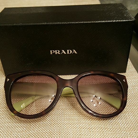 Prada Accessories - ⭐PRADA SUNGLASSES⭐