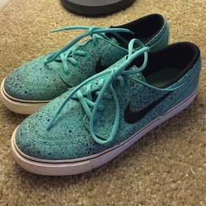 Nike SB Mint and black speckled Stefan Janoskis