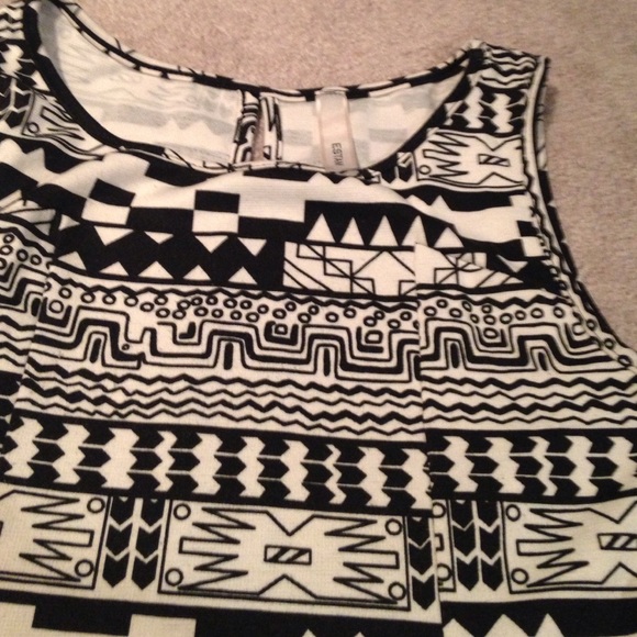 Aztec tank - Picture 3 of 3