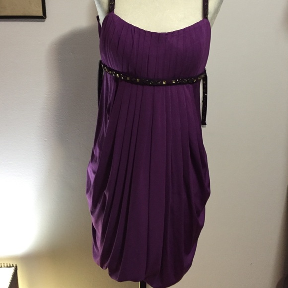 BCBGMaxAzria Dresses & Skirts - BCBG Maxazria Bubble Style Dress- Sz 6