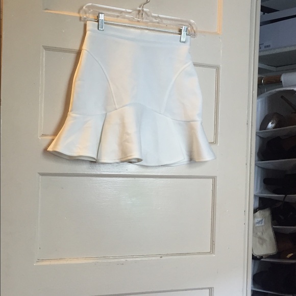 Rehab white skirt new unworn