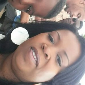 Meet your Posher, Ellena