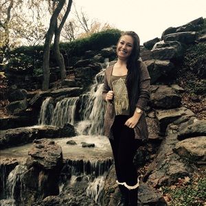 Meet your Posher, Sierra