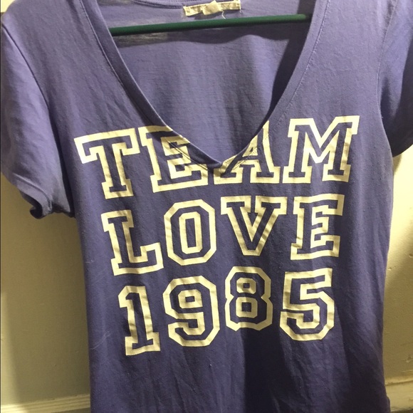 V-neck - Picture 2 of 2