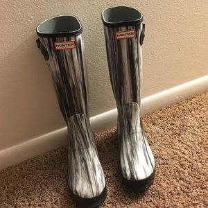 limited edition black and white hunter boots!
