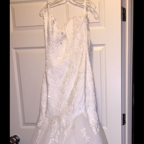 Mon Cheri Bridal dress.Ivory size 14 Brand new