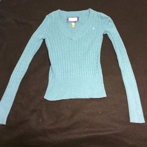 Gently worn AEO V Neck Sweater