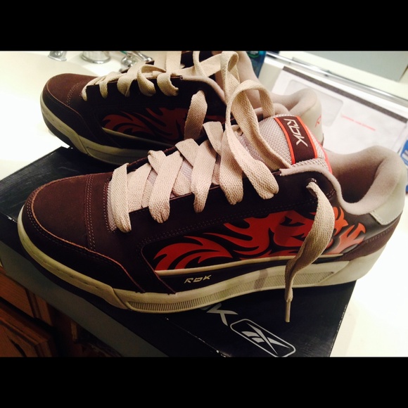 Men tennis shoes